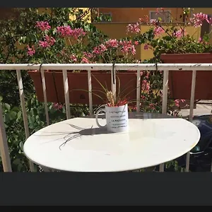 Konukevi La Piazzetta, Austis